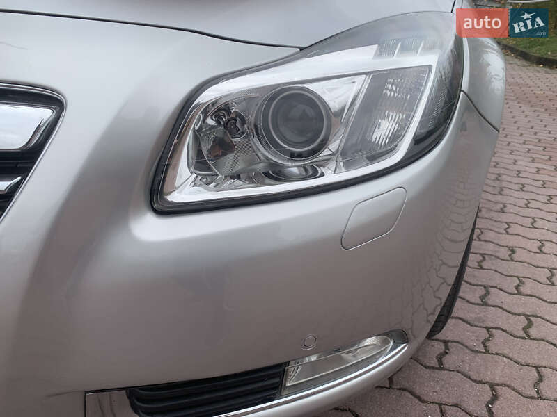 Універсал Opel Insignia 2011 в Чернівцях