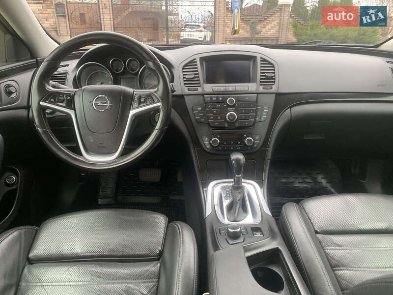 Універсал Opel Insignia 2011 в Чернівцях
