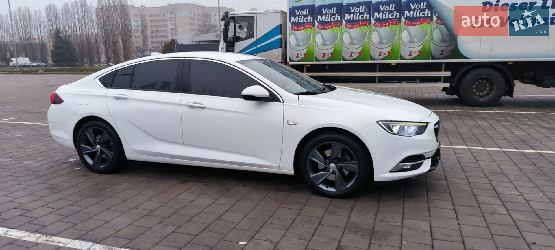 2017 Opel Insignia - мініатюра 3