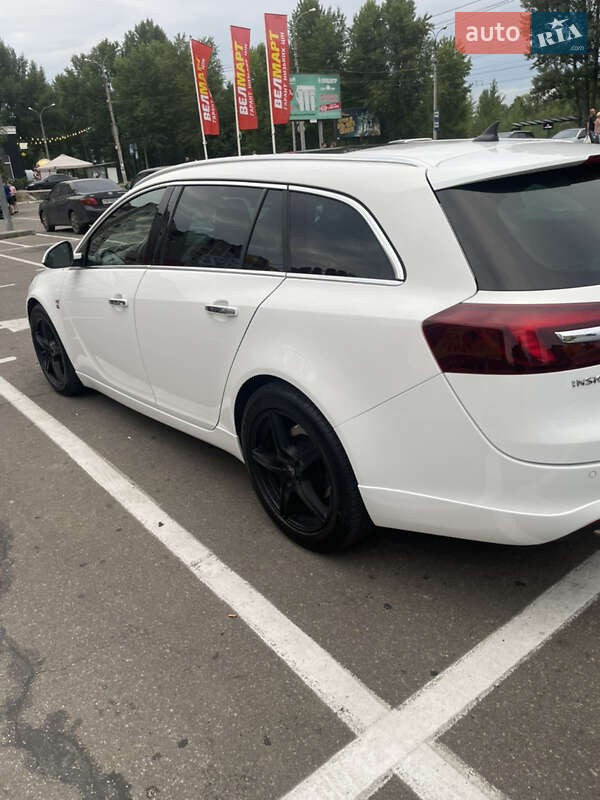 Універсал Opel Insignia 2014 в Чернігові