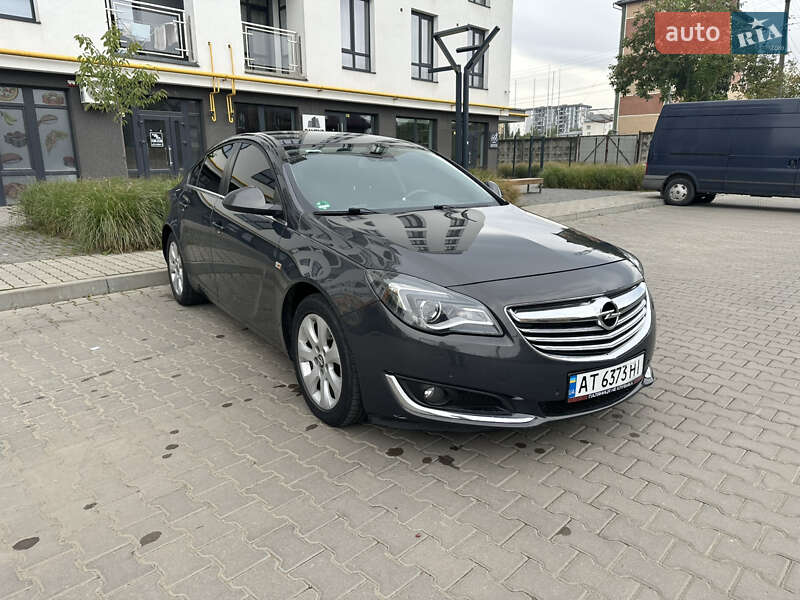 Седан Opel Insignia 2014 в Івано-Франківську