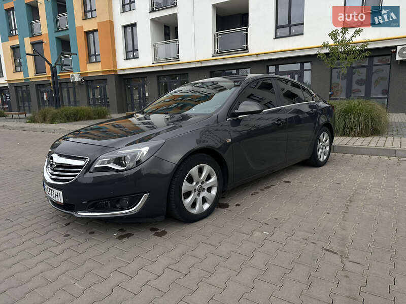 Седан Opel Insignia 2014 в Івано-Франківську