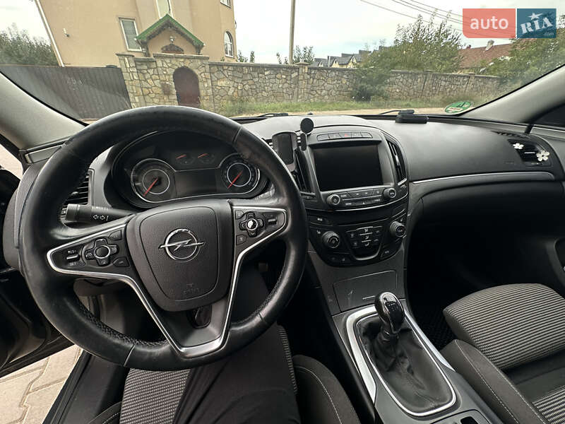 Седан Opel Insignia 2014 в Івано-Франківську