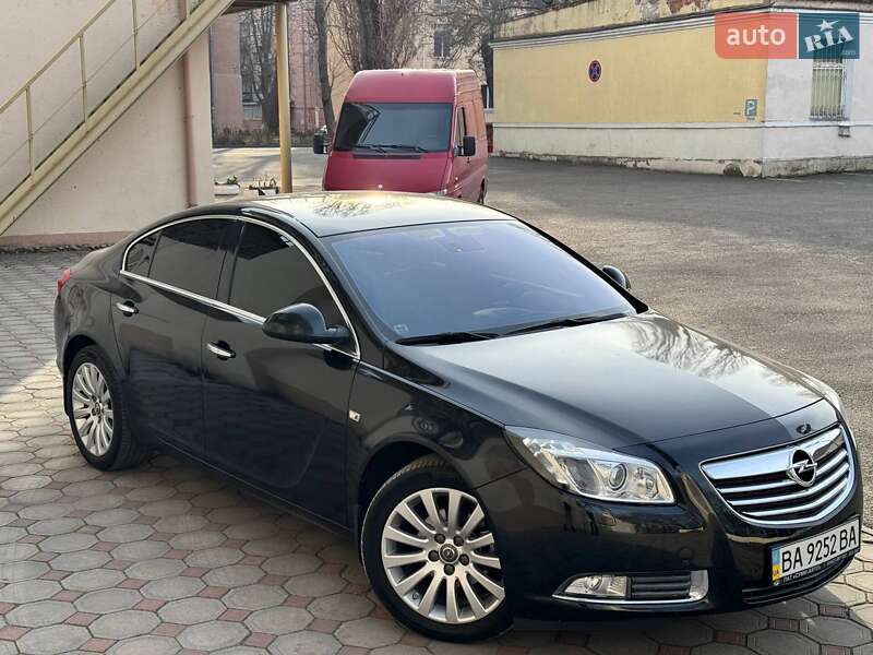 Седан Opel Insignia 2010 в Чорноморську