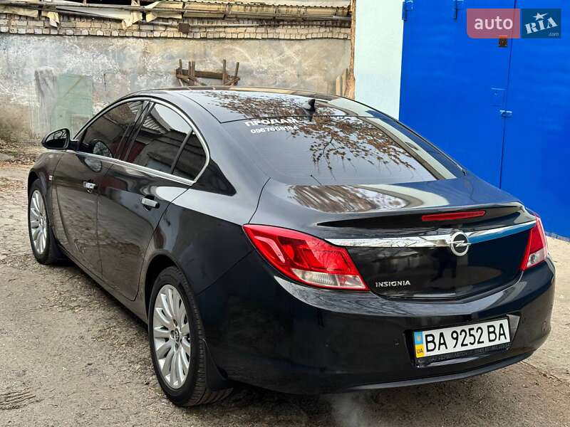Седан Opel Insignia 2010 в Чорноморську