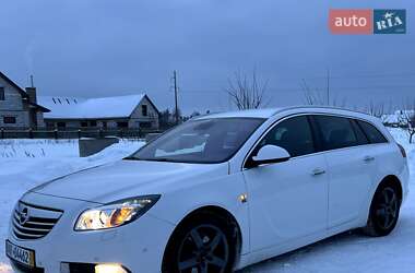 Универсал Opel Insignia 2012 в Сарнах