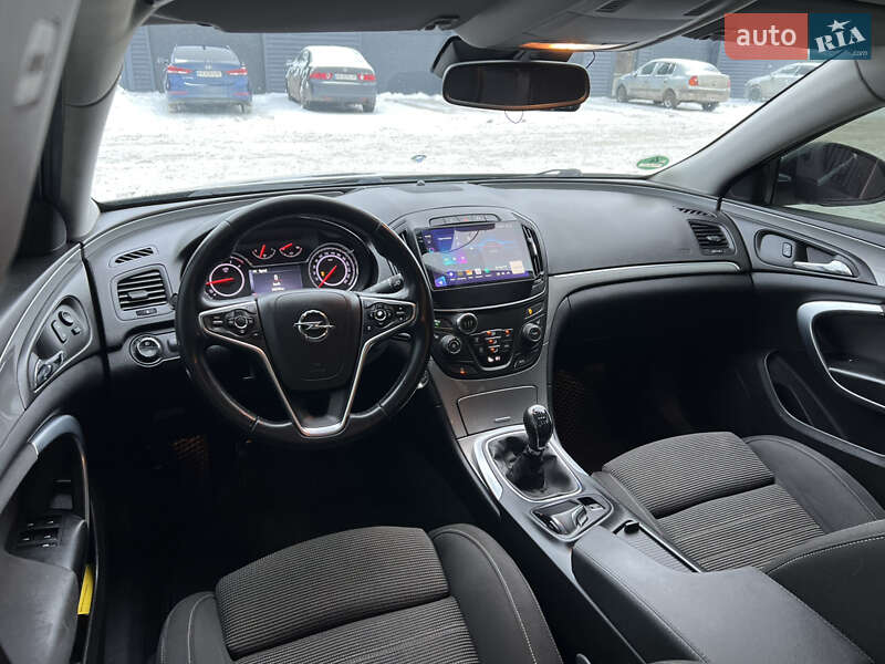 Универсал Opel Insignia 2013 в Лозовой