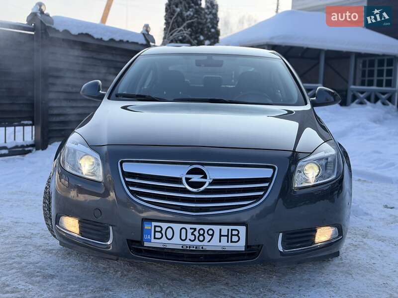 Седан Opel Insignia 2012 в Тернополе