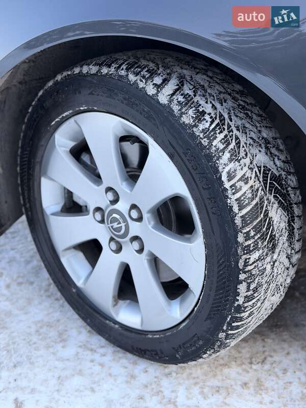 Седан Opel Insignia 2012 в Тернополе