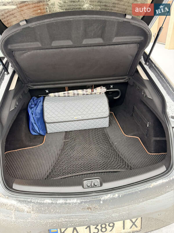 Седан Opel Insignia 2019 в Киеве