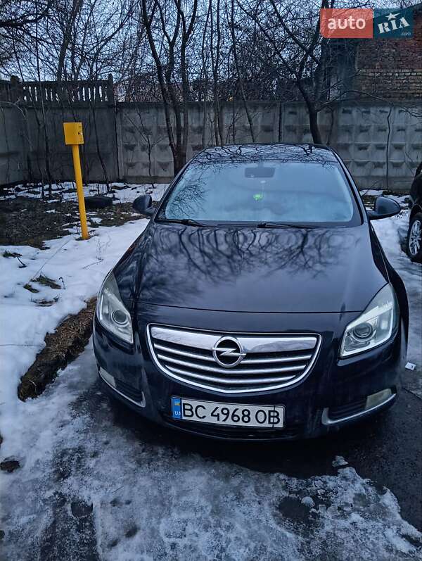Седан Opel Insignia 2010 в Львове