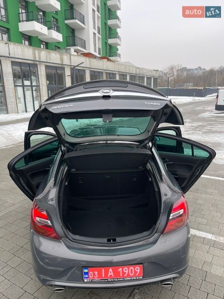 Седан Opel Insignia 2016 в Львове