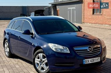 Универсал Opel Insignia 2010 в Теофиполе