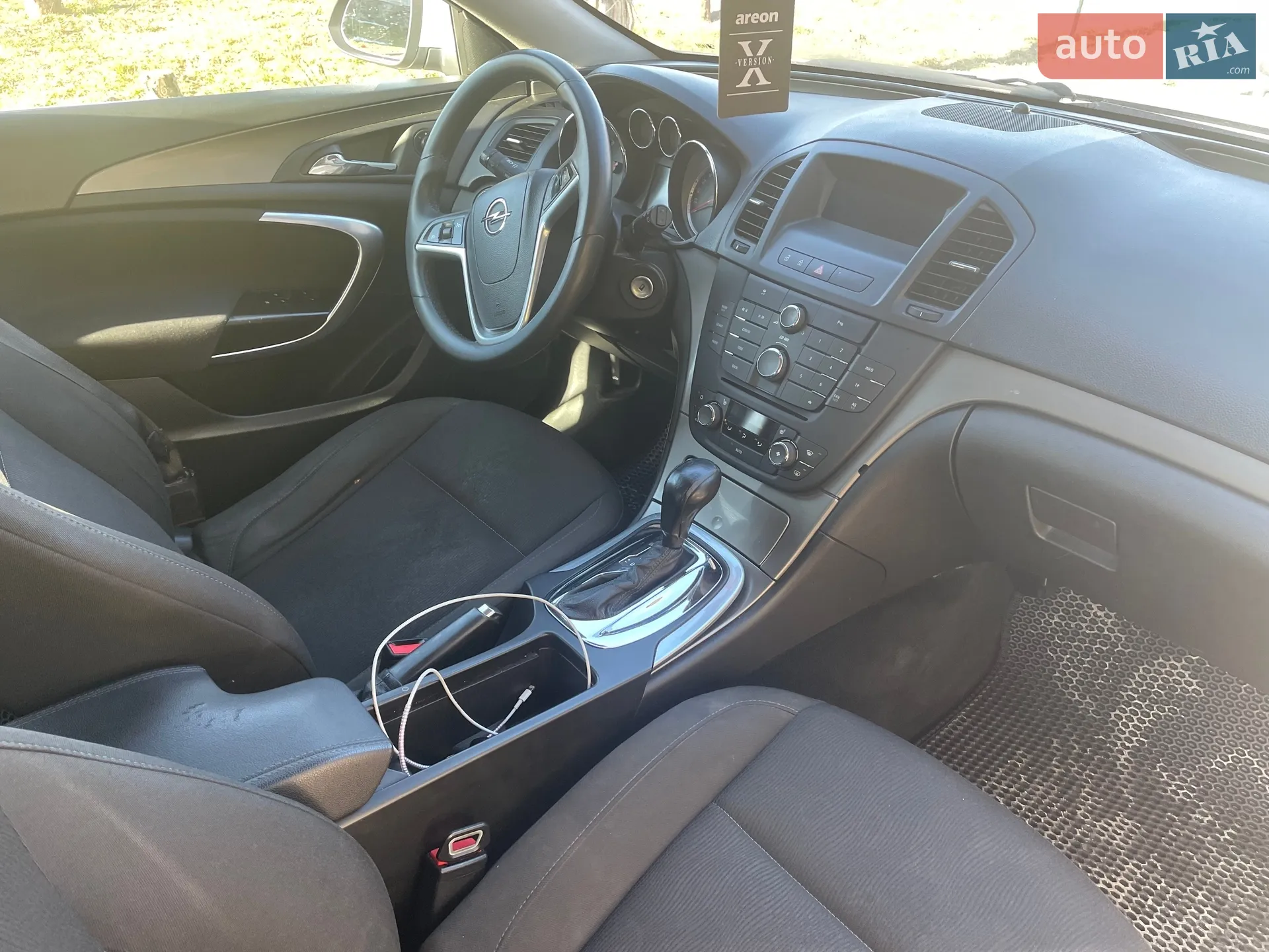 2010 Opel Insignia - мініатюра 3