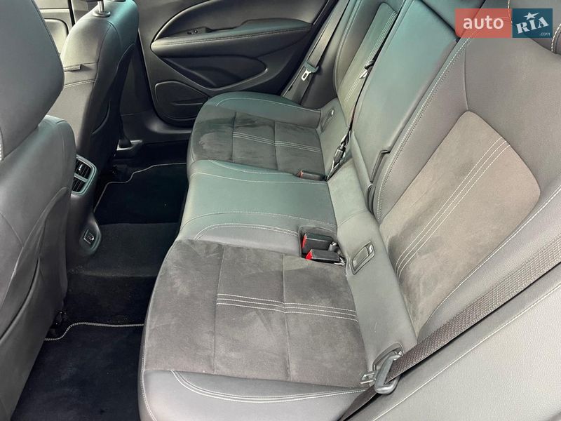 Ліфтбек Opel Insignia 2020 в Золочеві