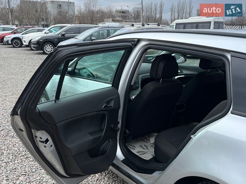 Універсал Opel Insignia 2009 в Черкасах