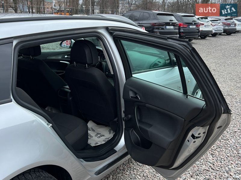 Універсал Opel Insignia 2009 в Черкасах