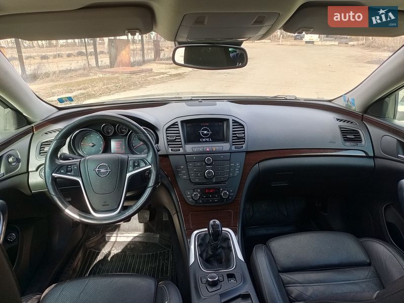 Універсал Opel Insignia 2011 в Звягелі