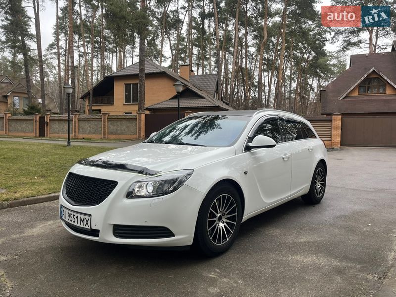 Opel Insignia 2011