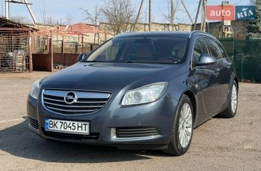 Универсал Opel Insignia 2009 в Ровно