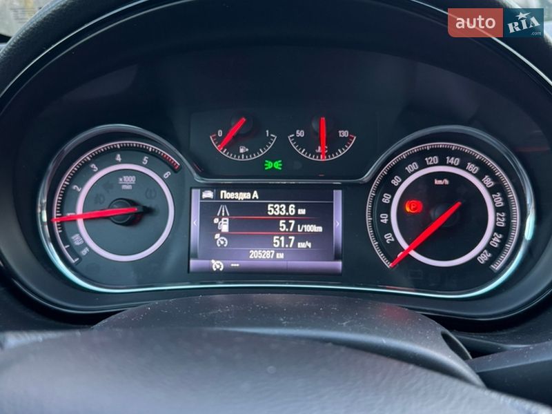Седан Opel Insignia 2014 в Дубні