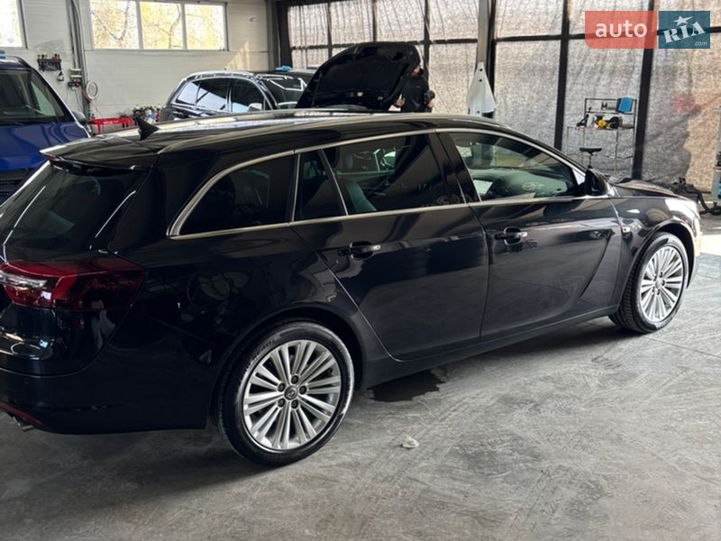 Универсал Opel Insignia 2014 в Черновцах