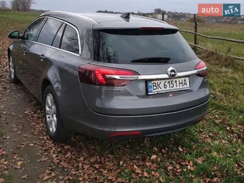 Універсал Opel Insignia 2016 в Острозі
