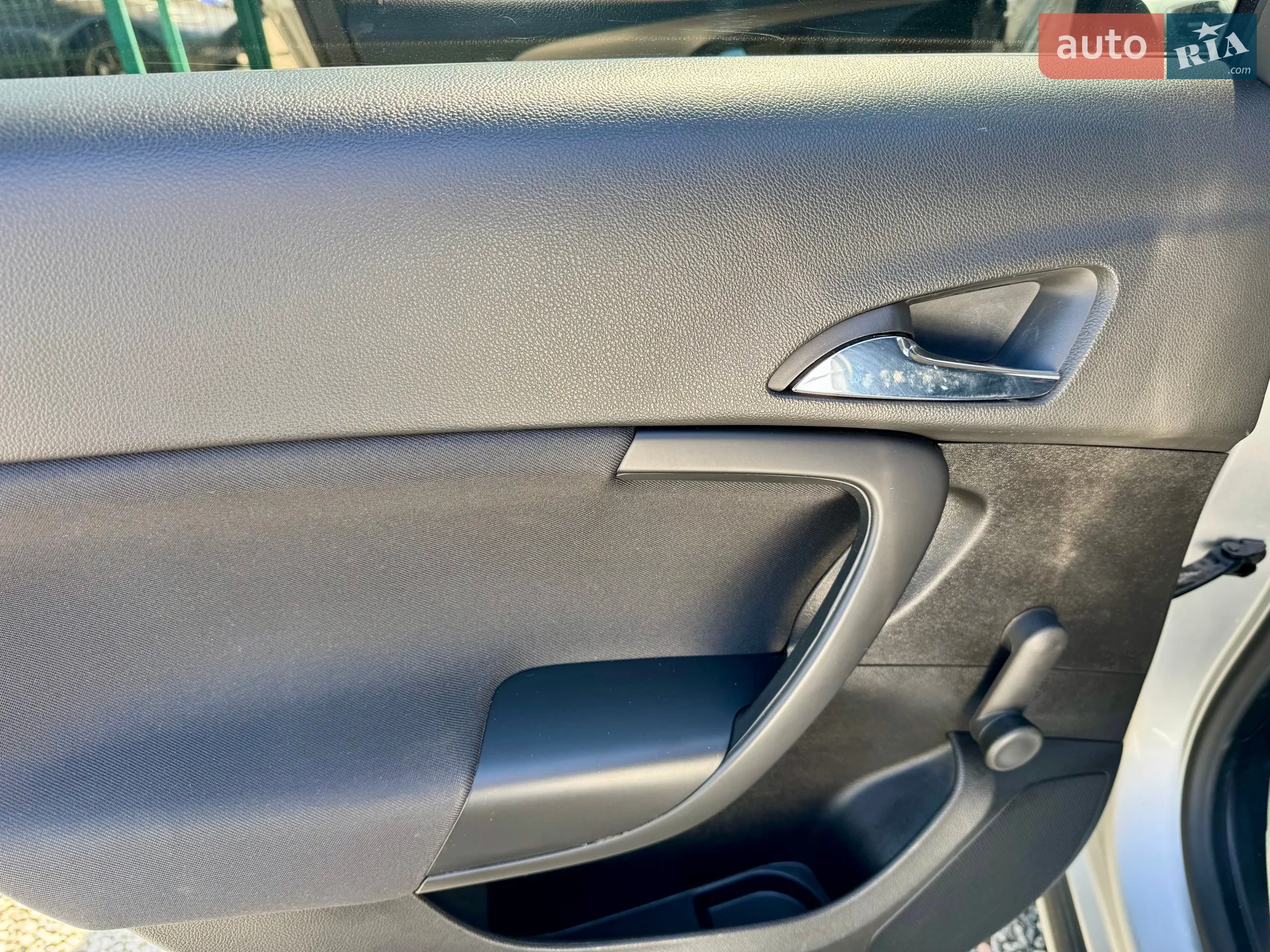 2010 Opel Insignia - мініатюра 26