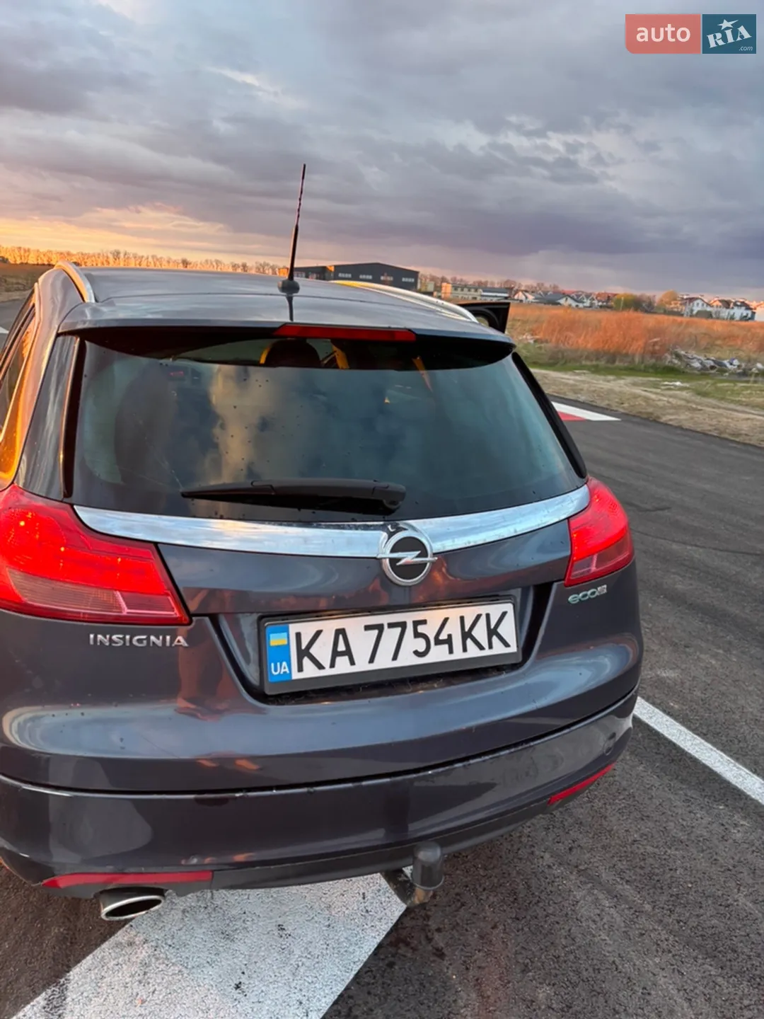 2010 Opel Insignia - мініатюра 3