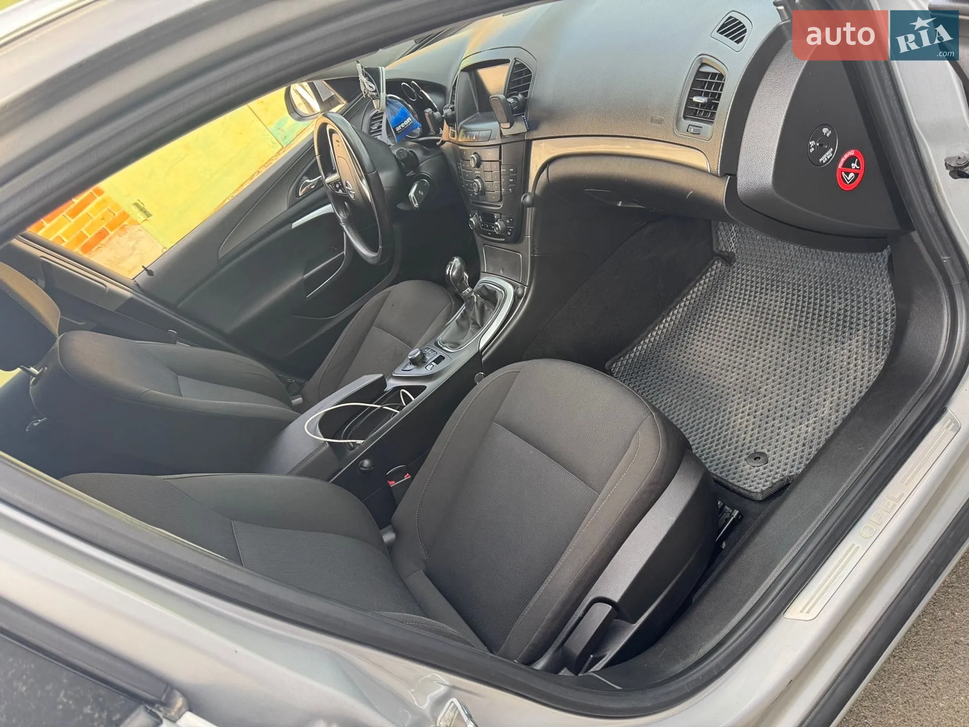2010 Opel Insignia - мініатюра 12