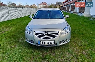Седан Opel Insignia 2010 в Гадяче