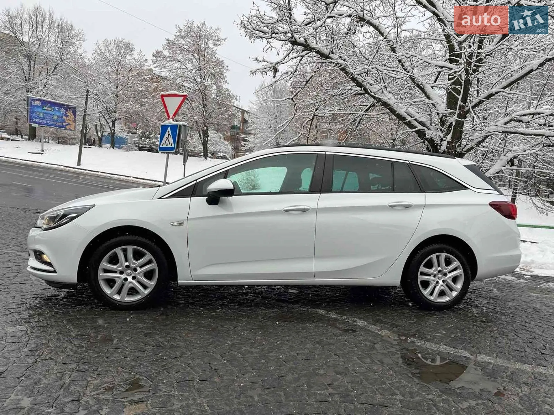 2019 Opel Insignia - мініатюра 2