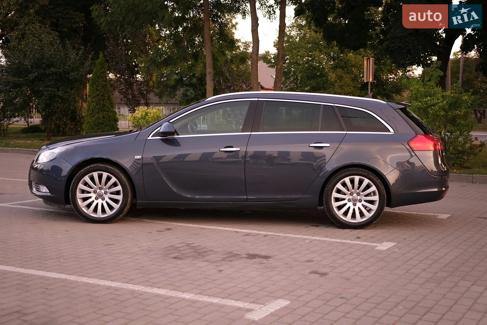 2010 Opel Insignia - мініатюра 3