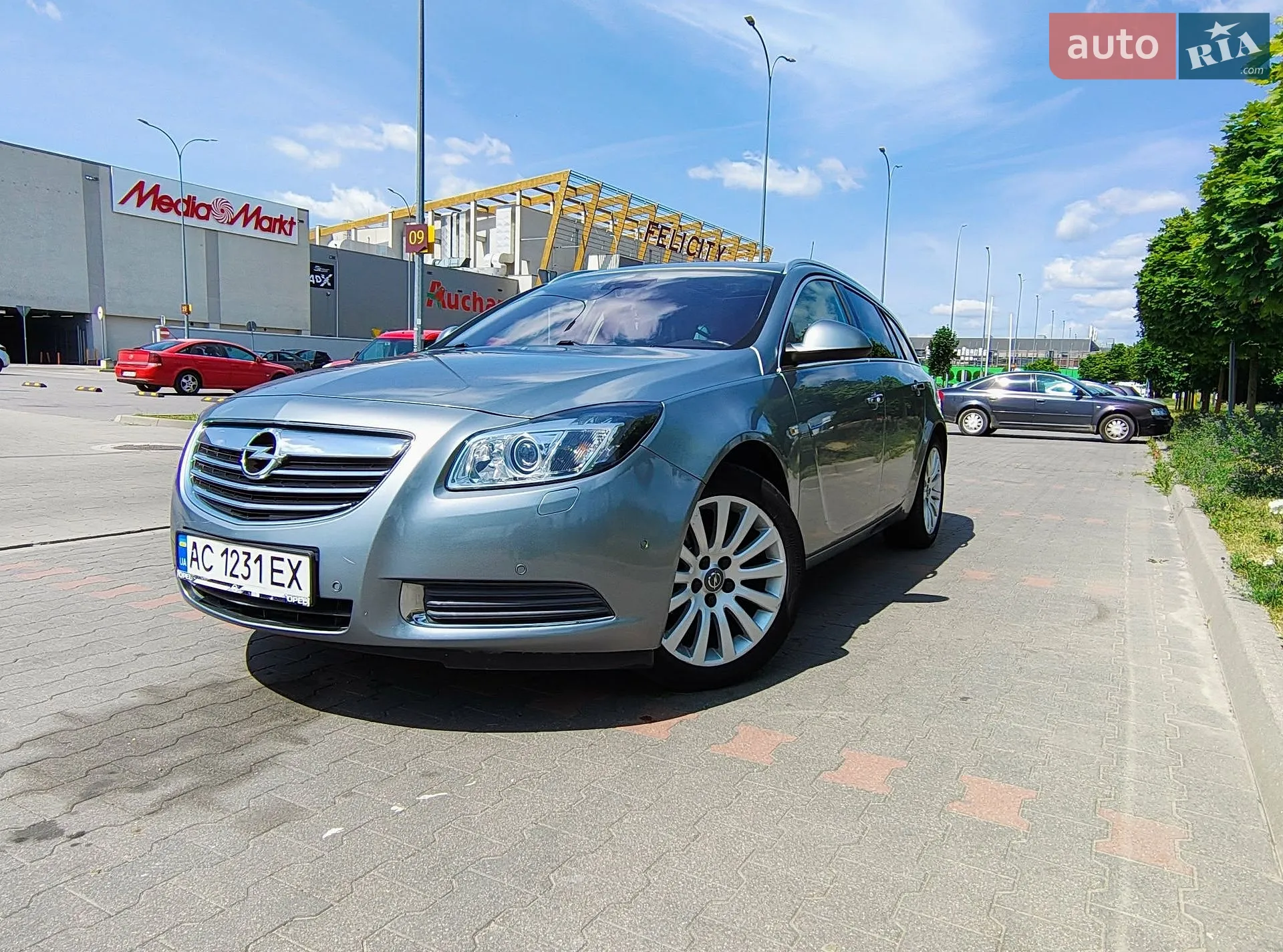 2010 Opel Insignia - мініатюра 3