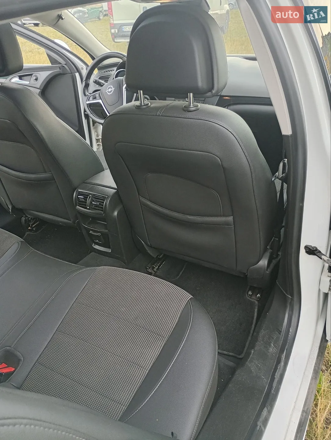 2011 Opel Insignia - мініатюра 17