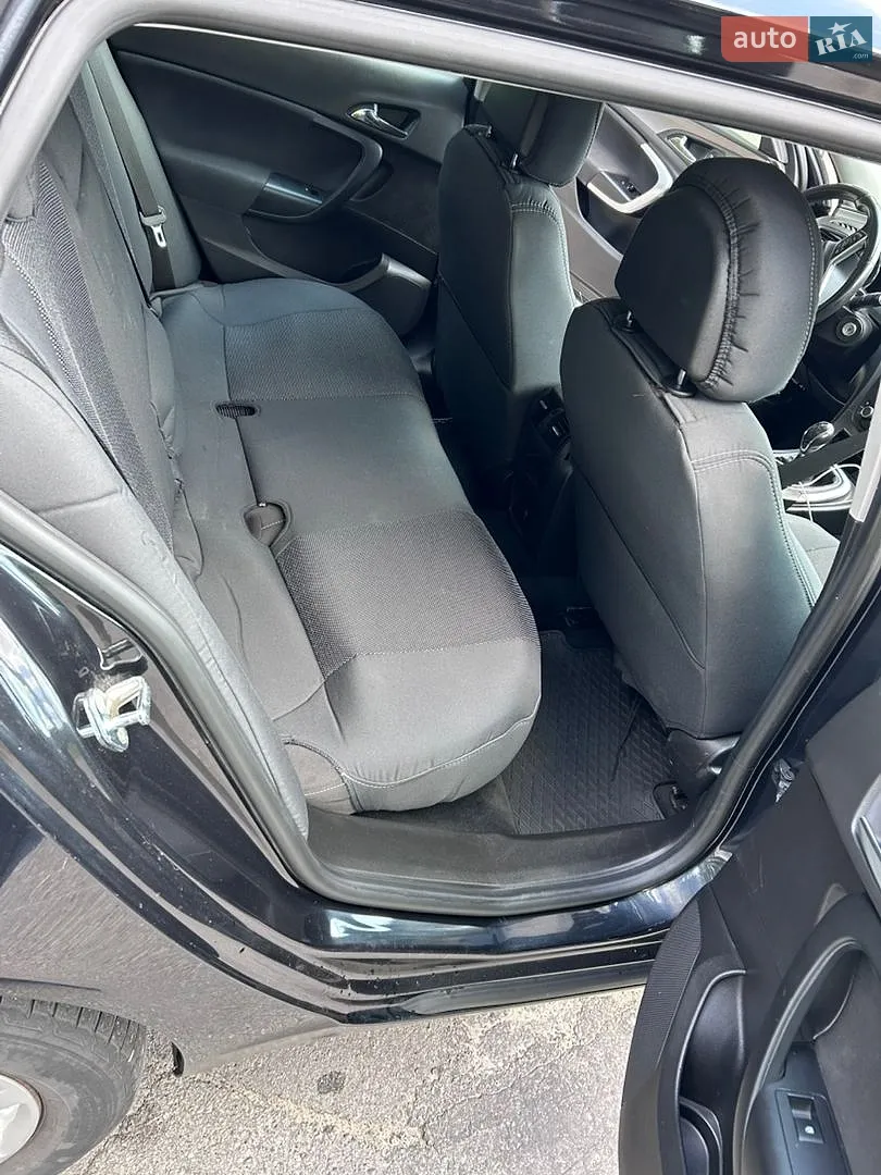 2010 Opel Insignia - мініатюра 9