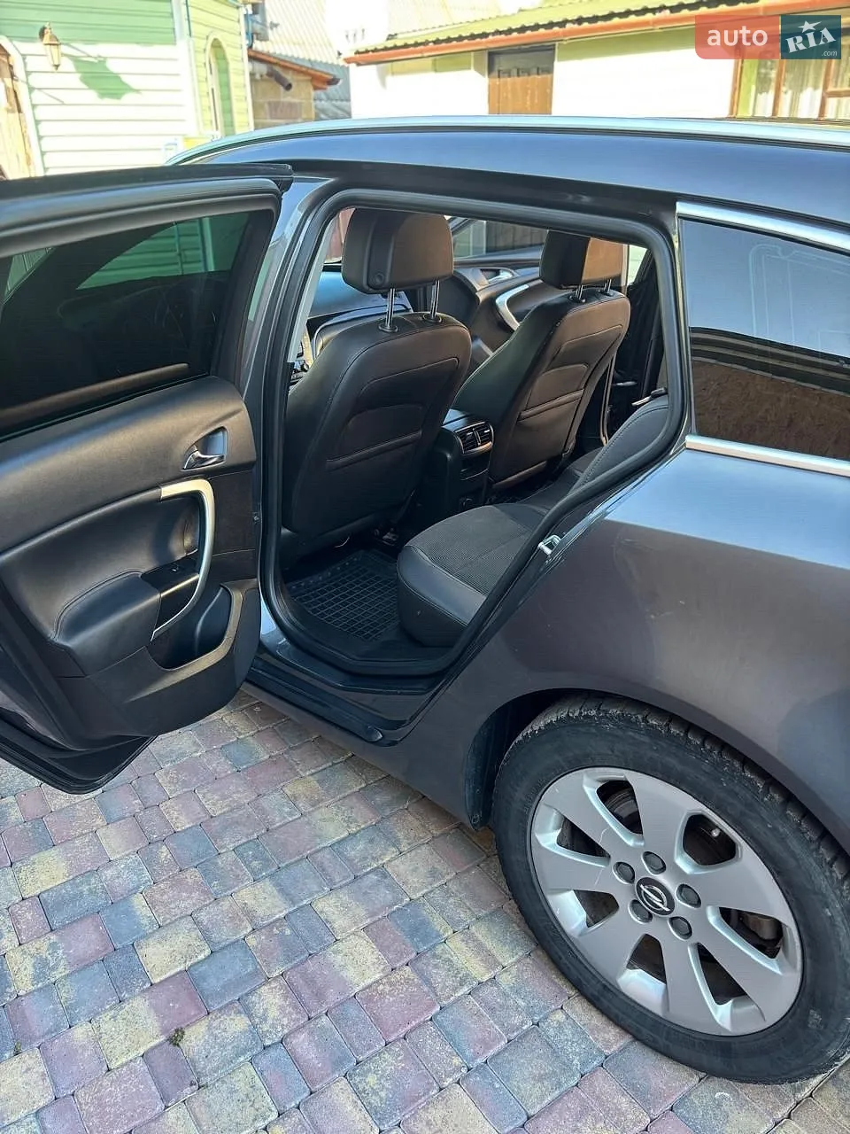 2010 Opel Insignia - мініатюра 6