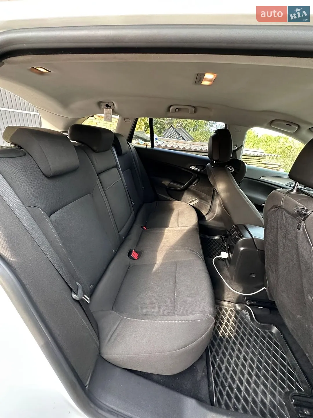 2010 Opel Insignia - мініатюра 17