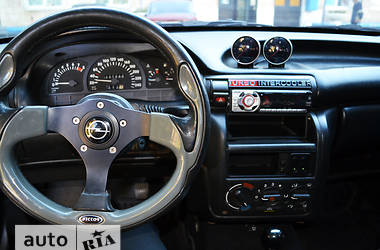 Хэтчбек Opel Kadett 1986 в 