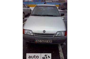 Седан Opel Kadett 1991 в Яготине