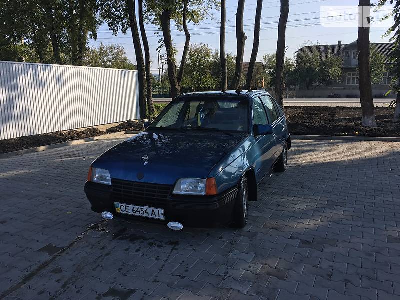 Хэтчбек Opel Kadett 1991 в Черновцах