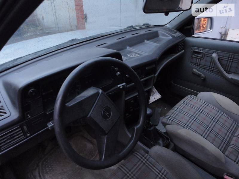 Універсал Opel Kadett 1988 в Києві