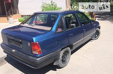 Седан Opel Kadett 1987 в Малине