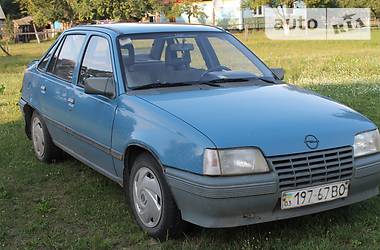 Седан Opel Kadett 1987 в Луцке