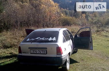 Хэтчбек Opel Kadett 1988 в Бориславе