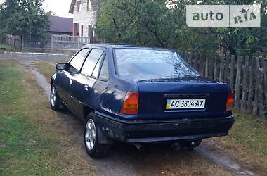 Седан Opel Kadett 1991 в Ратным