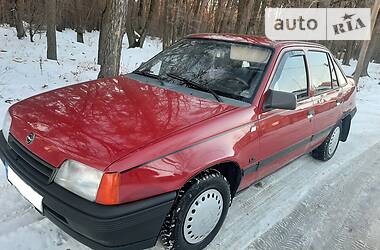 Седан Opel Kadett 1990 в Луцке