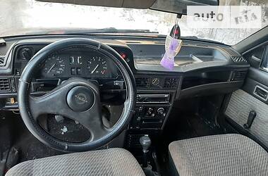 Седан Opel Kadett 1990 в Луцке