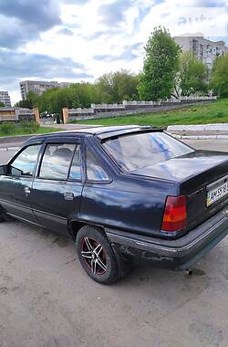 Седан Opel Kadett 1990 в Житомирі