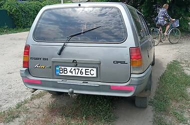 Универсал Opel Kadett 1990 в Старобельске